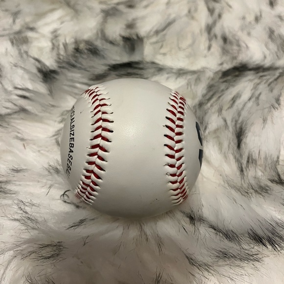 Baseball - Picture 3 of 5